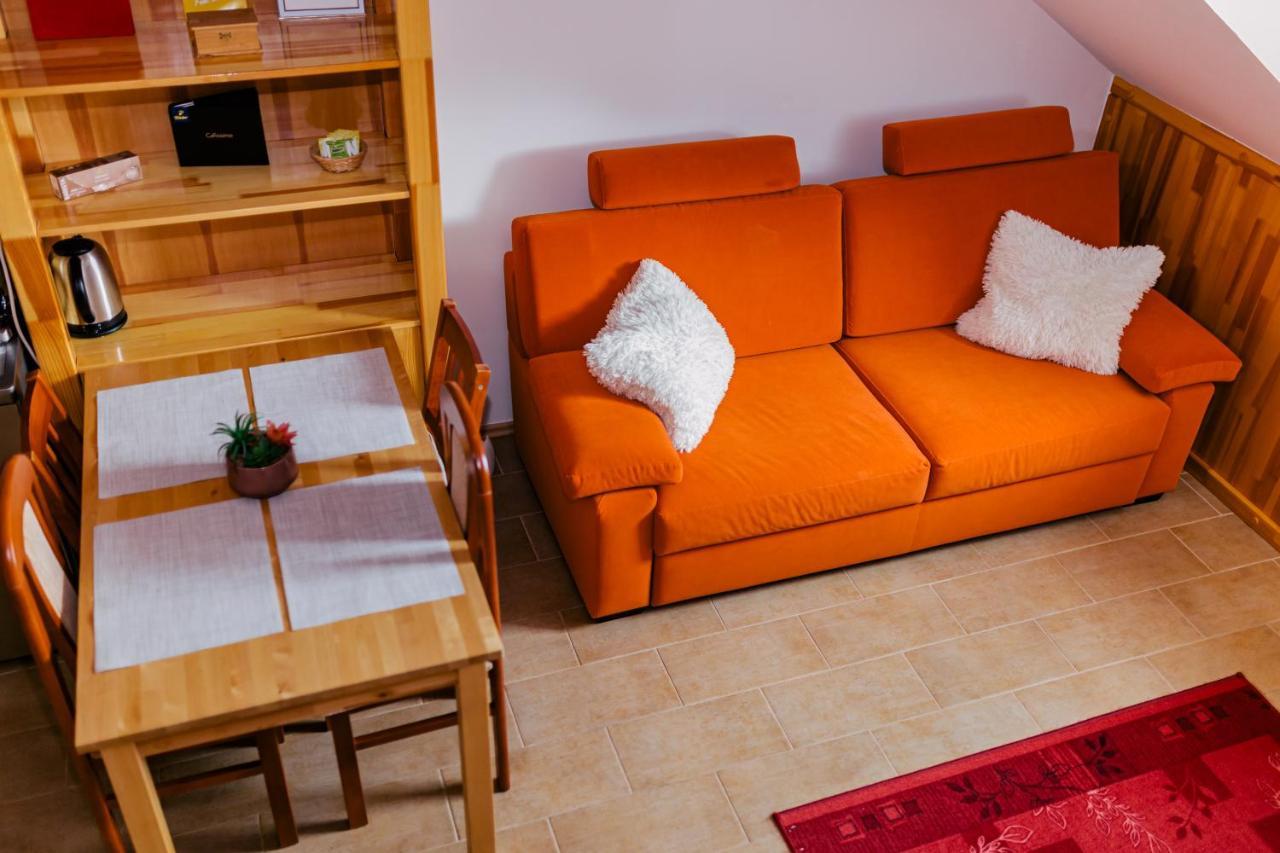 Niki Apartman Gyula Exterior foto